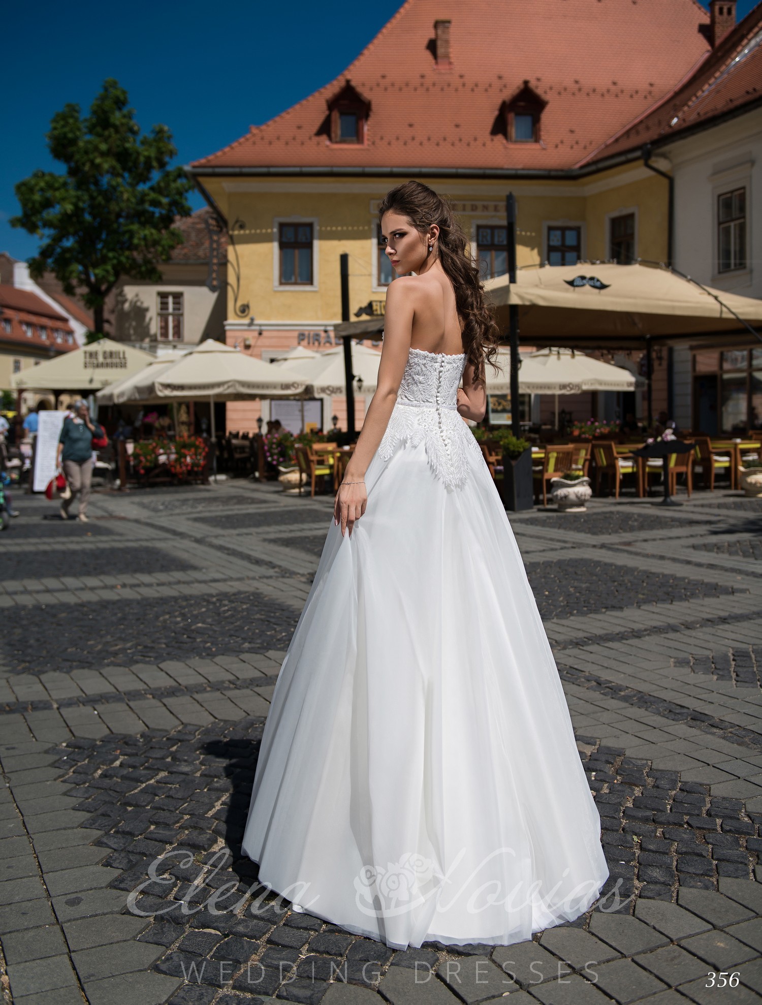 Wedding dress with bare shoulders wholesale from Elena Novias